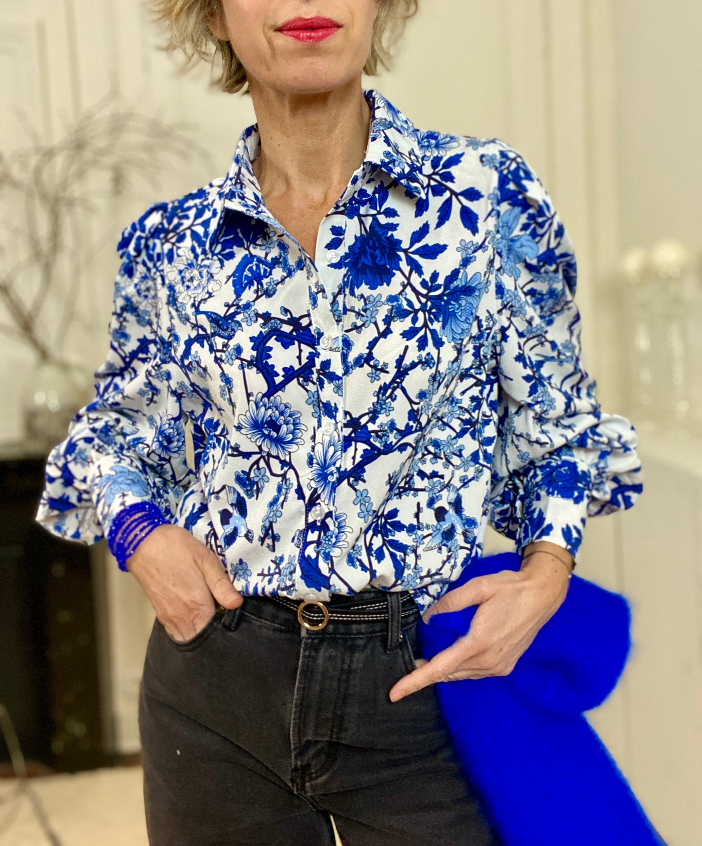 Chemise bleue fleurie