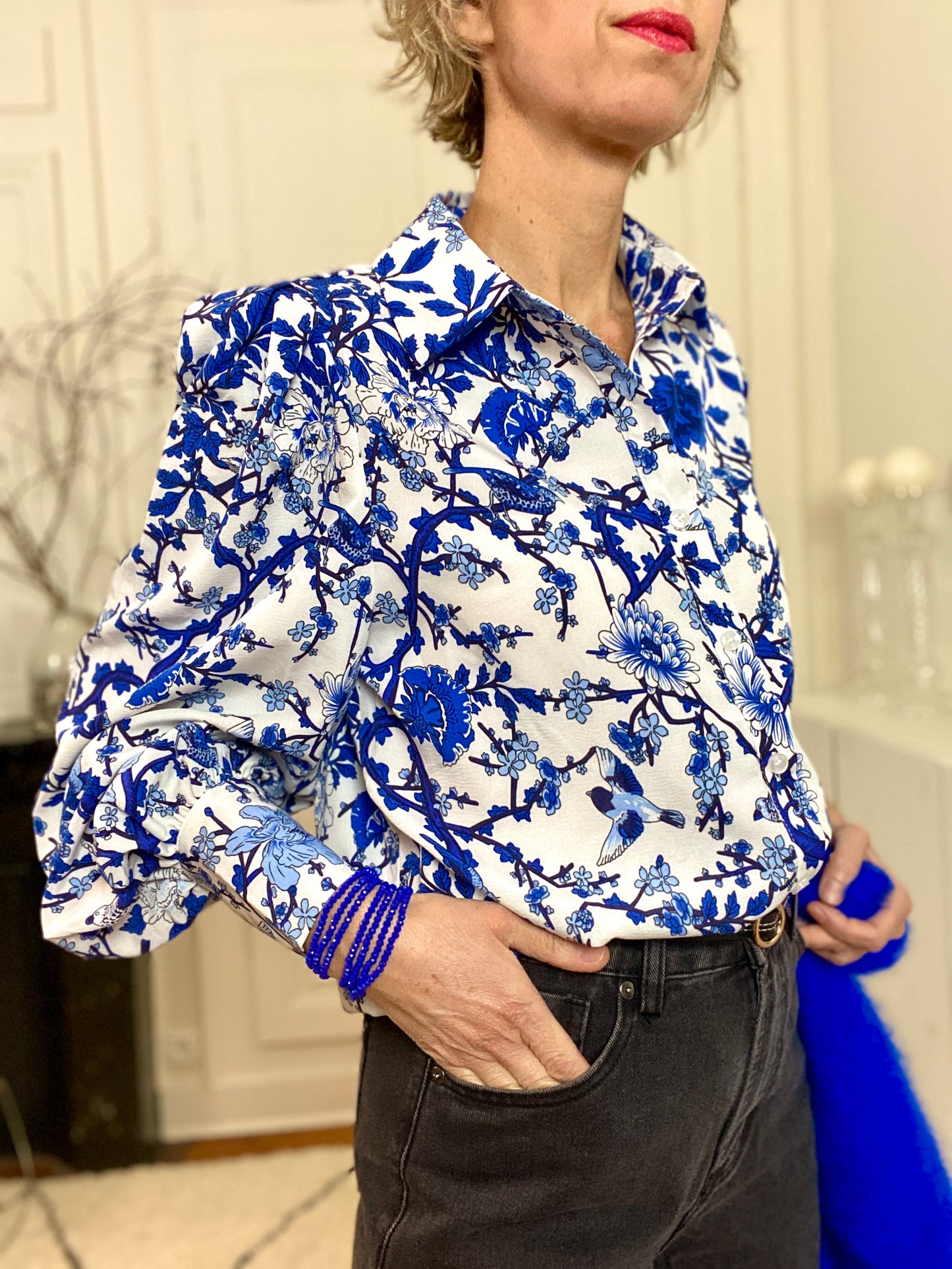 Chemise bleue fleurie