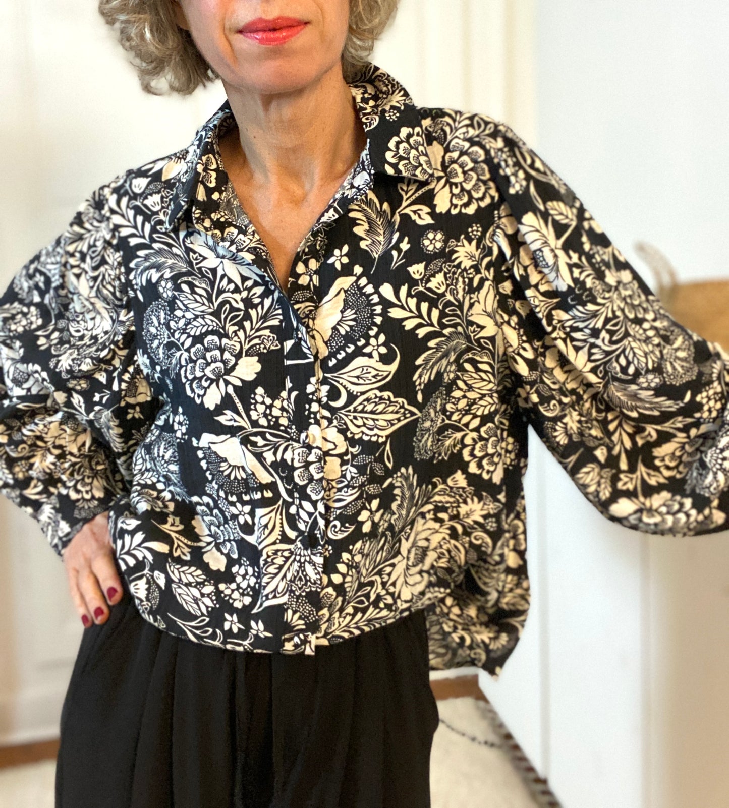 Chemise à motifs floraux